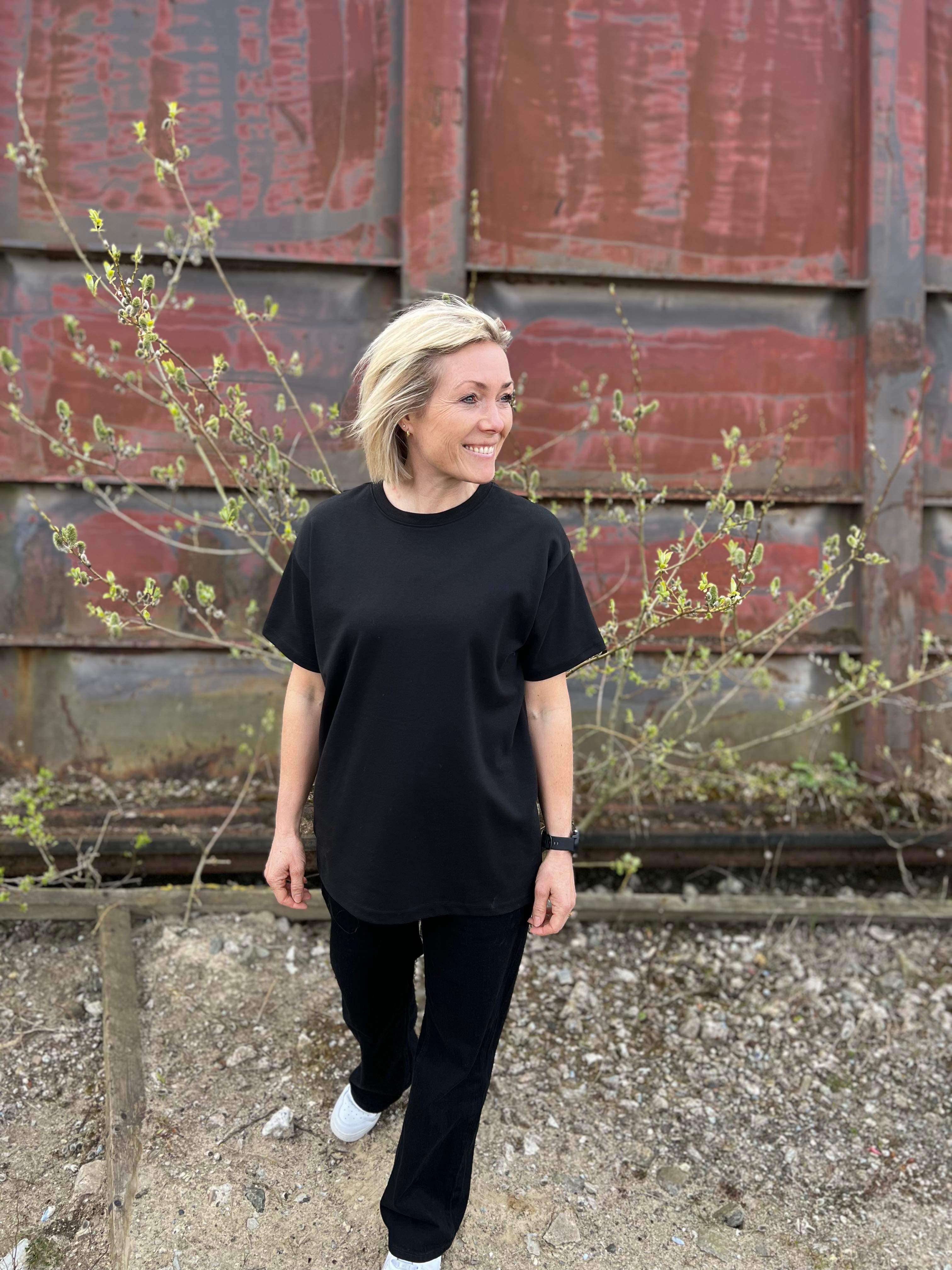 PCSKYLAR T-Shirt - Black